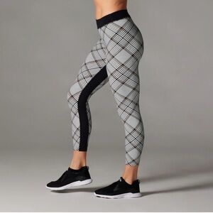TaviSculpt® Mid Rise 7/8 Leggings in plaid size XL